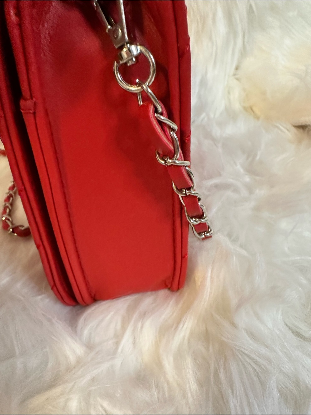 Badgley Mischka Red Quilted Shoulder Bag - Picture 11 of 15
